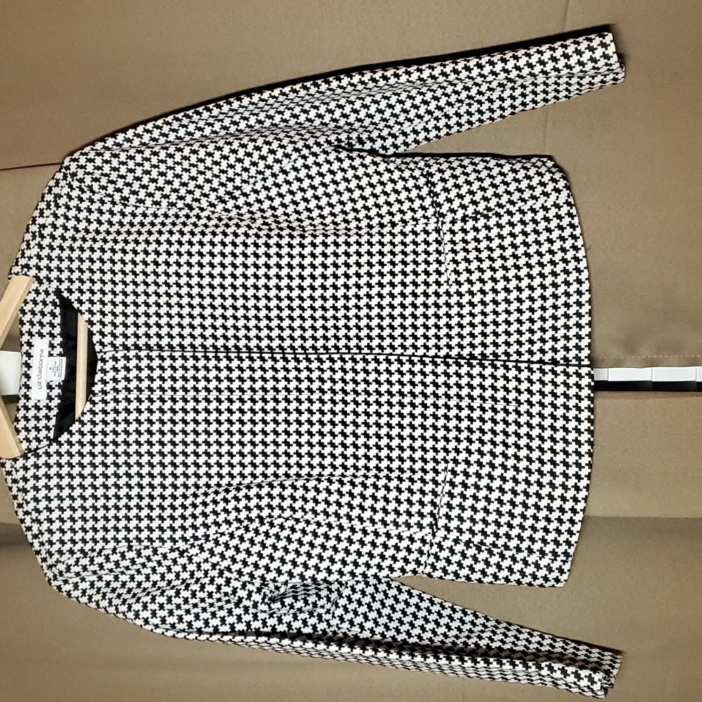 Liz Claiborne Women's Crop Blazer